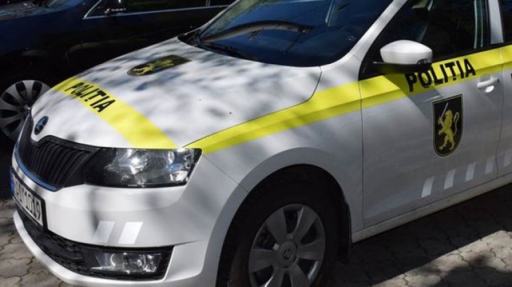 Un minor a snopit în bătaie un bărbat. Totul s-a întâmplat într-o stație de așteptare